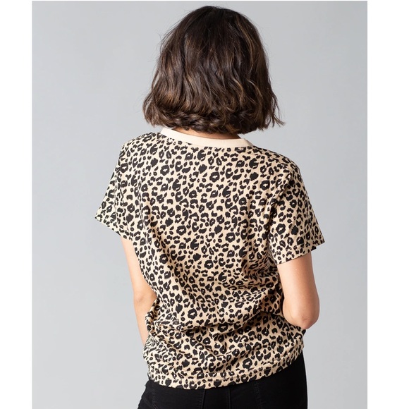 Cents of Style Roux Animal Print t-shirt tan leopard - Picture 6 of 11